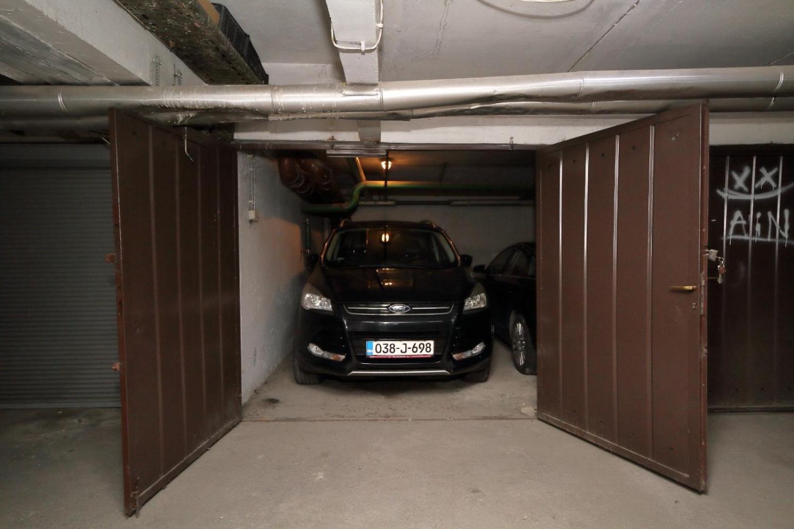 Апартаменти Franca A2-Parking Garage Сараєво Екстер'єр фото